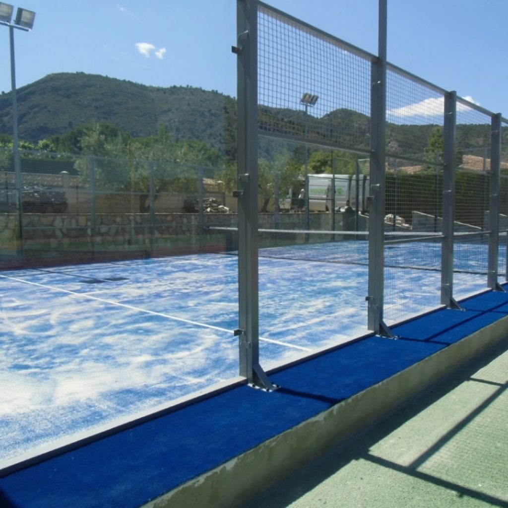 Cristales para pistas de pádel, construcción de pistas de pádel, Pistas de Pádel en Arenas de San Pedro