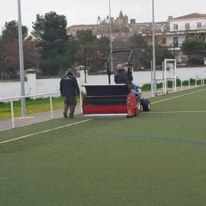 Mantenimiento del césped de campos de fútbol