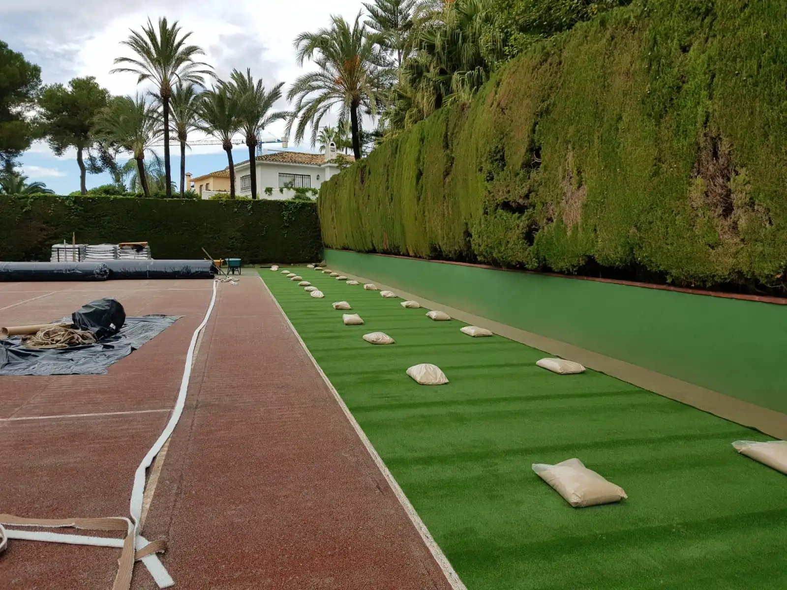campo de fútbol de césped sintético