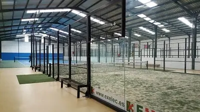 Construcción de pistas de pádel, pista pádel césped artificial, fabricación pista pádel