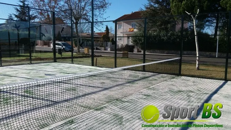 Fabricación de canchas de pádel, canchas de pádel de césped artificial