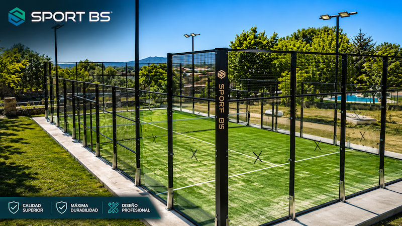 Empresa de pistas de pádel en España especializada en fabricación, instalación, mantenimiento y reparación de pistas deportivas.